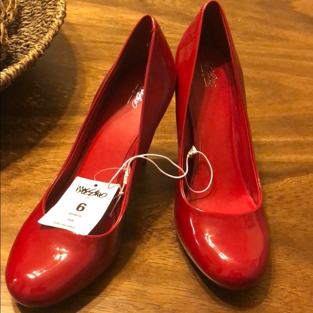 Mossimo red heels